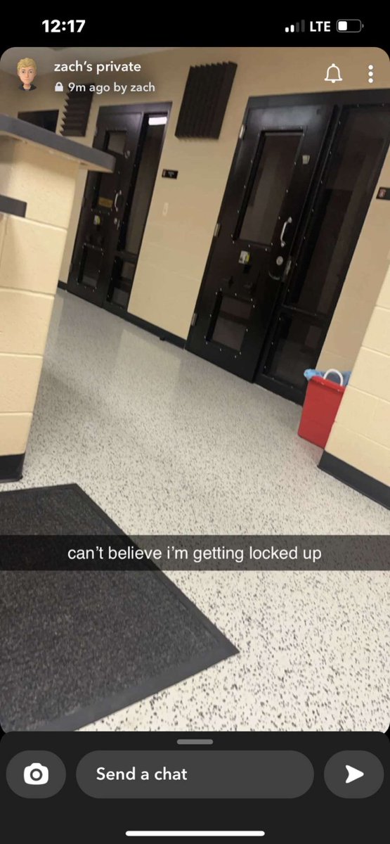 scatterDC's tweet image. Prayers up to my boy Cundy / LosyyUHC hopefully he makes it out 💀💀💀