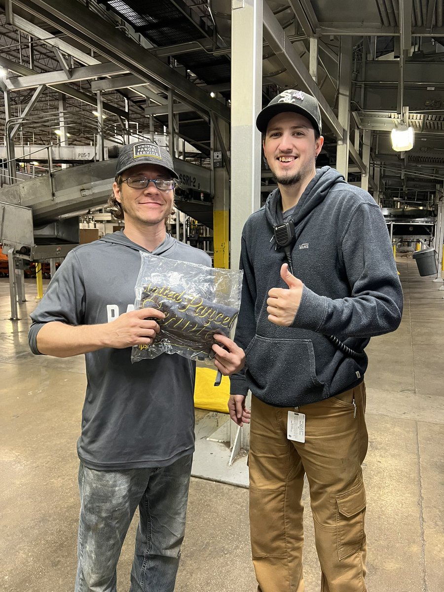 Recognizing <a href="/UPSers/">UPSers</a> Larry for doing an amazing job moving from load to load! Keeping one of our hot trailers down! Thank you for everything you do for <a href="/UPS/">UPS</a> <a href="/bigtymer504/">E.J.⚜</a> #DeliverWhatMatters