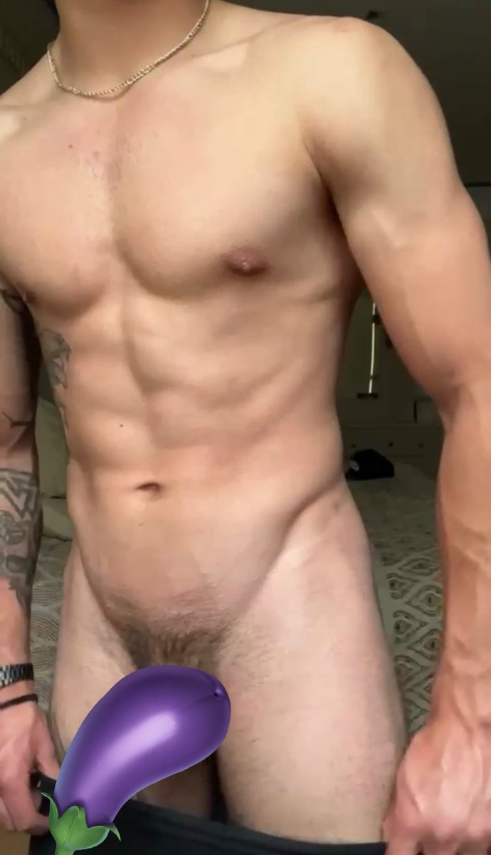 PapiCh0lo's tweet photo. ¿Ya viste el nuevo material del papi cholo? Andaba bien caliente y me tome unos videos hasta sacar lechita 🥵                                                         Quieres verlos? Info al DM $$$
Regálame un RT! https://t.co/6gPEh43dgh