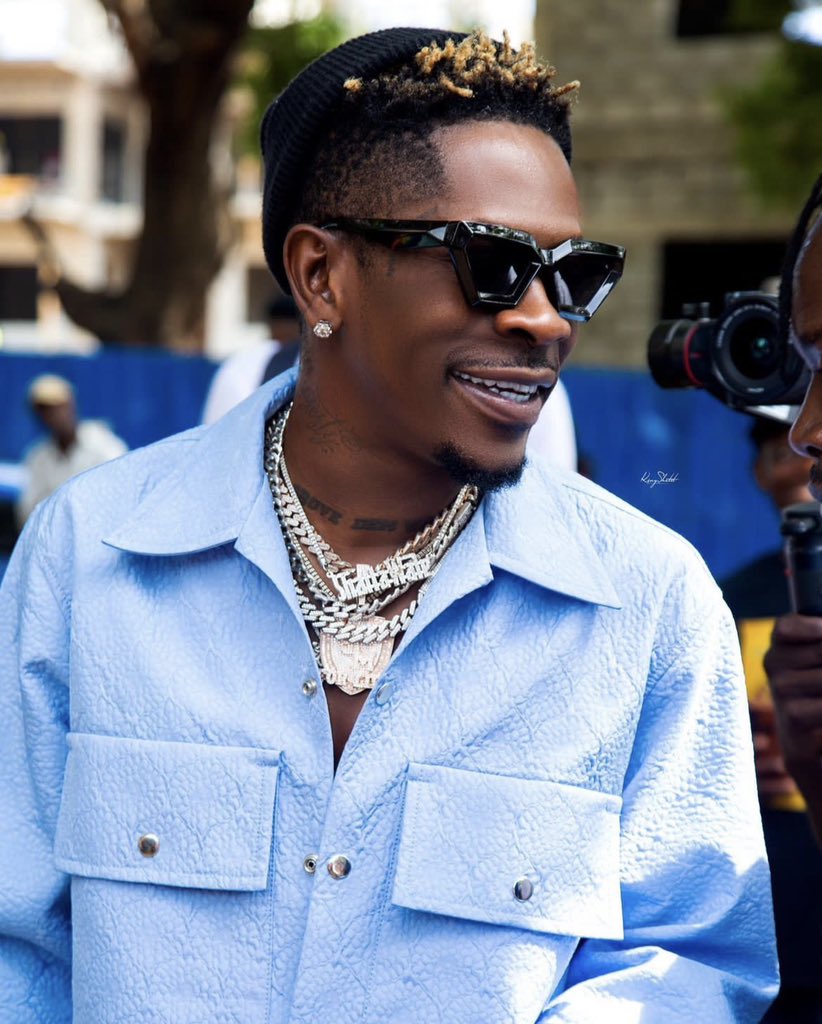 ghboy_gadafi's tweet photo. The love I get for this guy 🥰🥰🥰🔥🔥🔥#Maalialbum #homeloandalbum #chart1 @shattawalegh https://t.co/NNsbudtSKM