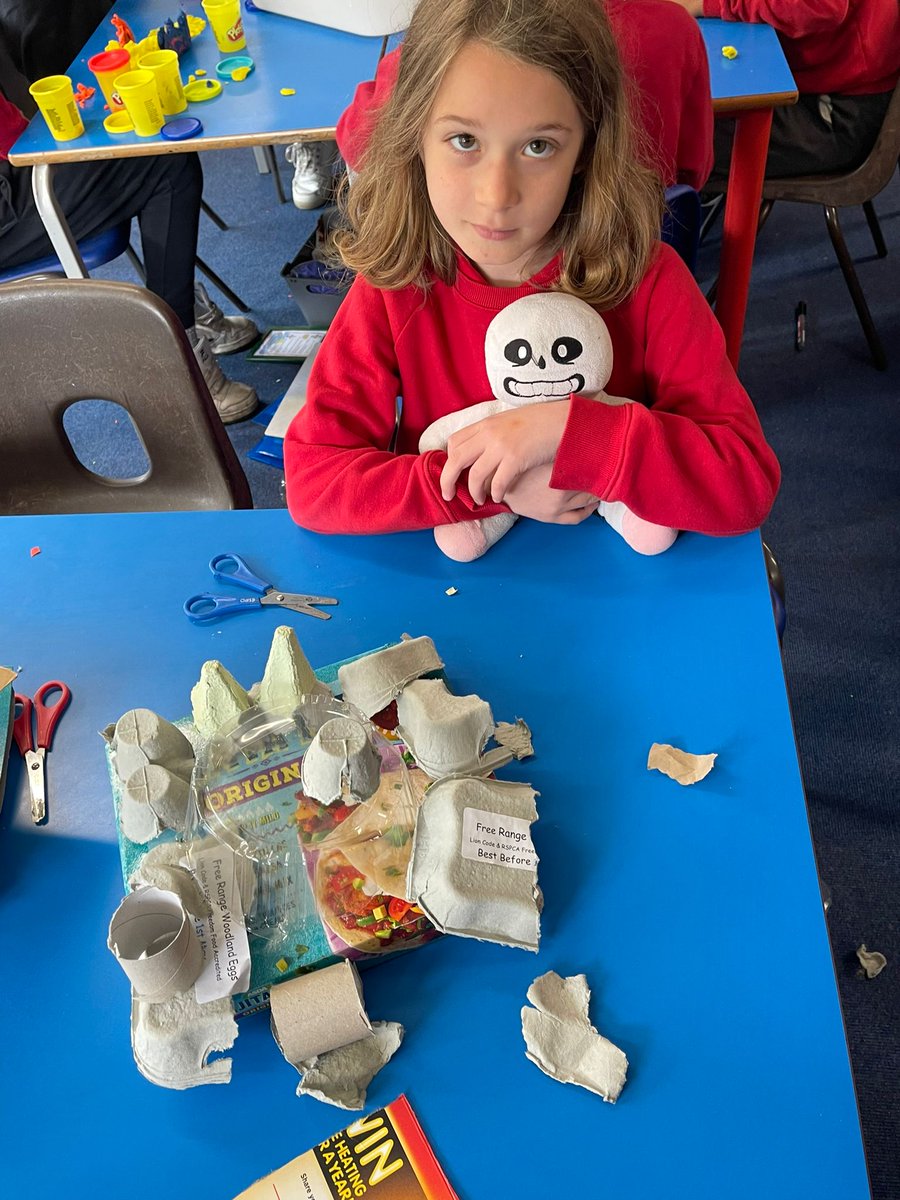 CraigfelenP's tweet photo. #cfp34 have been busy using their knowledge of castles to build castles ready for their express on Friday at 2.30pm. #cfphis #cfpdt https://t.co/QEJmfXmZd0