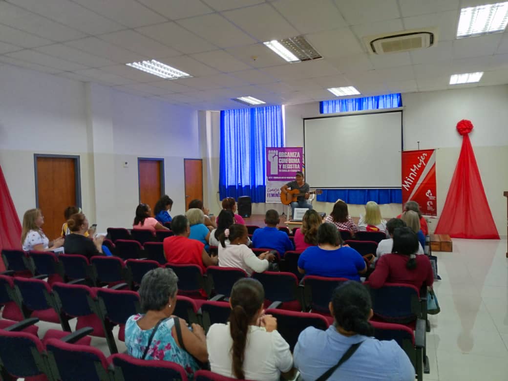 #EnFotos📸 || Inician Mesas de trabajo para la conformación de la Red de Conocimiento de Investigadoras, Investigadores y Docentes, Capítulo Aragua.

#Aragua 
#ConSancionesNada