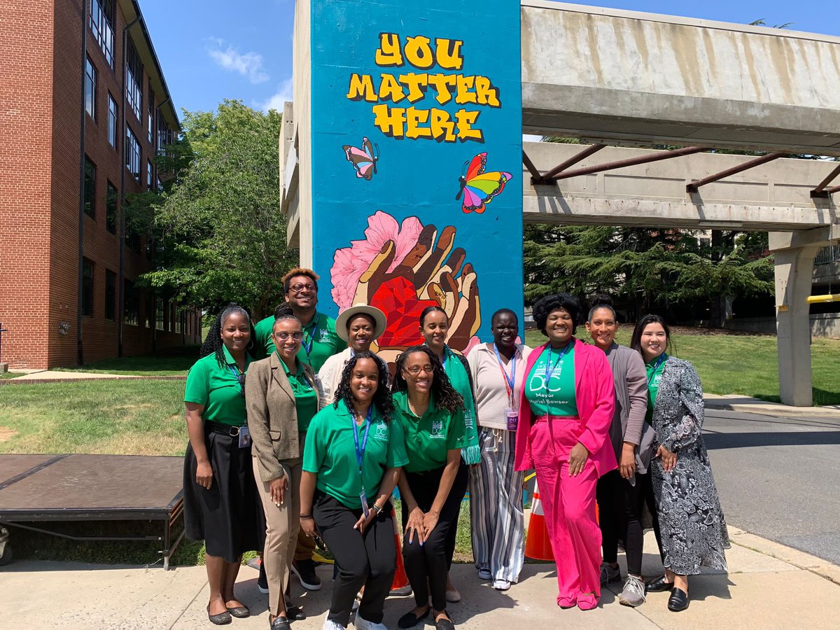 MOAA_DC's tweet photo. This morning, #TeamMOAA joined @DCMODDHH, @MOCCADC and @GallaudetU’s Center for Black Deaf Studies to learn about assistive technology and resources for community members experiencing hearing loss.
#DeafHistoryMonth #DCValues https://t.co/pUCmBsaA2K