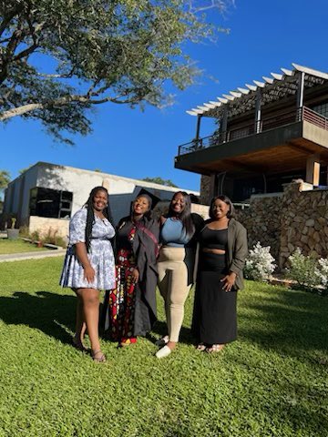 Miss_KrizzieK's tweet photo. Blessed beyond measure. ❤️🙏🏾

A degree hotter 👩🏾‍🎓
#graduate #graduation #masters #mba #mbafin #mbafinance #classof2023 #unilus #lusaka #zambia 
#twentyfine https://t.co/dHZGeTQMd0