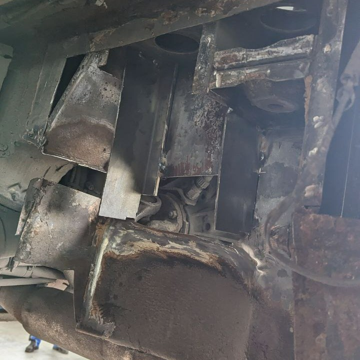 _OSI4_'s tweet image. Mal ein Einblick in Dinge, die eher im Hintergrund ablaufen.

Die Federbalgaufnahme einer unserer Busse war geschwächt. Aufgrund des Alters gab es auch keinen passenden Ersatz.

Entsprechend wurde eine neuere Aufnahme angepasst, eingeschweißt und rundherum "klar Schiff" gemacht