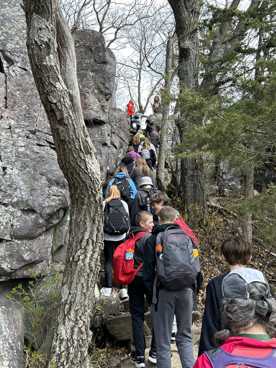 ms_long08's tweet image. An amazing day at Devil’s Lake State park for DCEJH Adventure Day #everestpride @DCE_JH