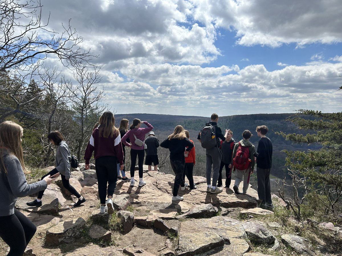 ms_long08's tweet image. An amazing day at Devil’s Lake State park for DCEJH Adventure Day #everestpride @DCE_JH