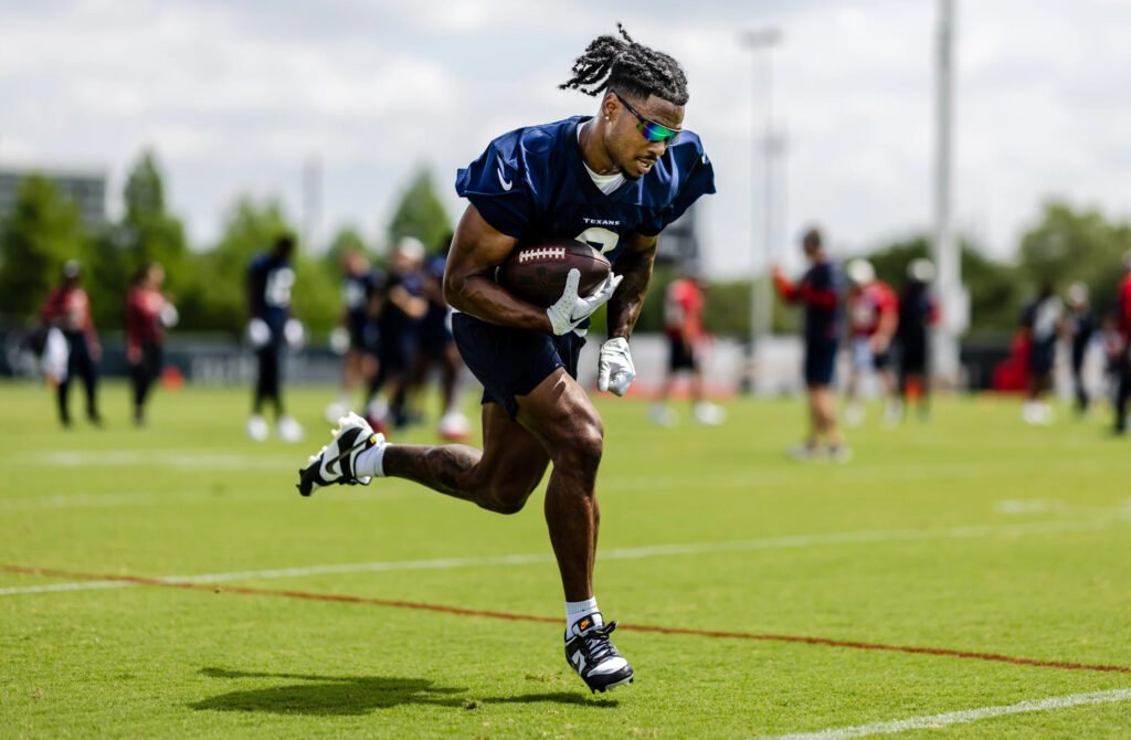 Canadian receiver John Metchie III makes return to field with Houston Texans after battling leukemia

3downnation.com/2023/04/26/can…

#NFL #WeAreTexans #RollTide