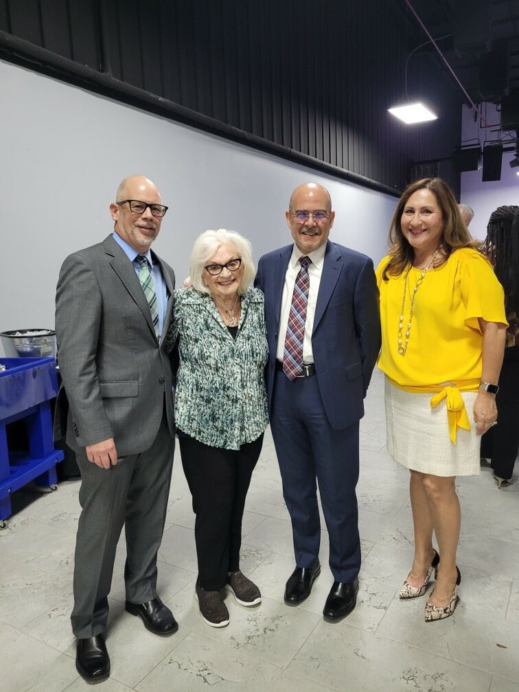 Jackie Viana (@mdcpsviana) on Twitter photo Our future is in great hands, #EllieWieselethicsAwards Congratulations to all students. #HolocaustEducation <a href="/MDCPSSocStudies/">MDCPSSocialSciences</a> <a href="/MDCPS_ELA/">Elem ELA Dept</a> <a href="/SuptDotres/">Jose L. Dotres, Ed.D.</a> Our future is in great hands, #EllieWieselethicsAwards Congratulations to all students. #HolocaustEducation <a href="/MDCPSSocStudies/">MDCPSSocialSciences</a> <a href="/MDCPS_ELA/">Elem ELA Dept</a> <a href="/SuptDotres/">Jose L. Dotres, Ed.D.</a>