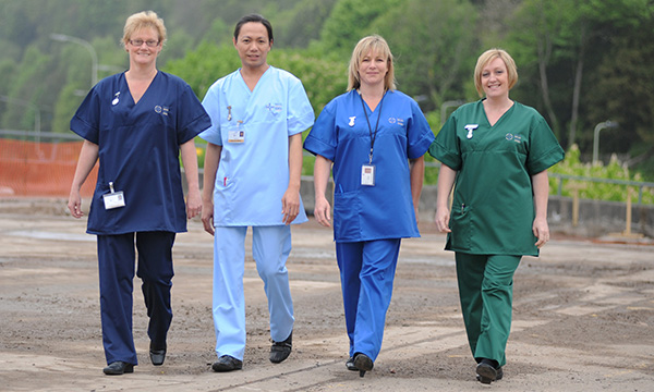 NurseStandard's tweet photo. ‘Nurses’ uniforms have always been impractical, when we of all people need clothes that move with us’

Jane Bates discusses why nurses’ smart scrubs will be a comfortable change of uniform > https://t.co/hkNYyhGZ45 https://t.co/17oQ1TqzZs