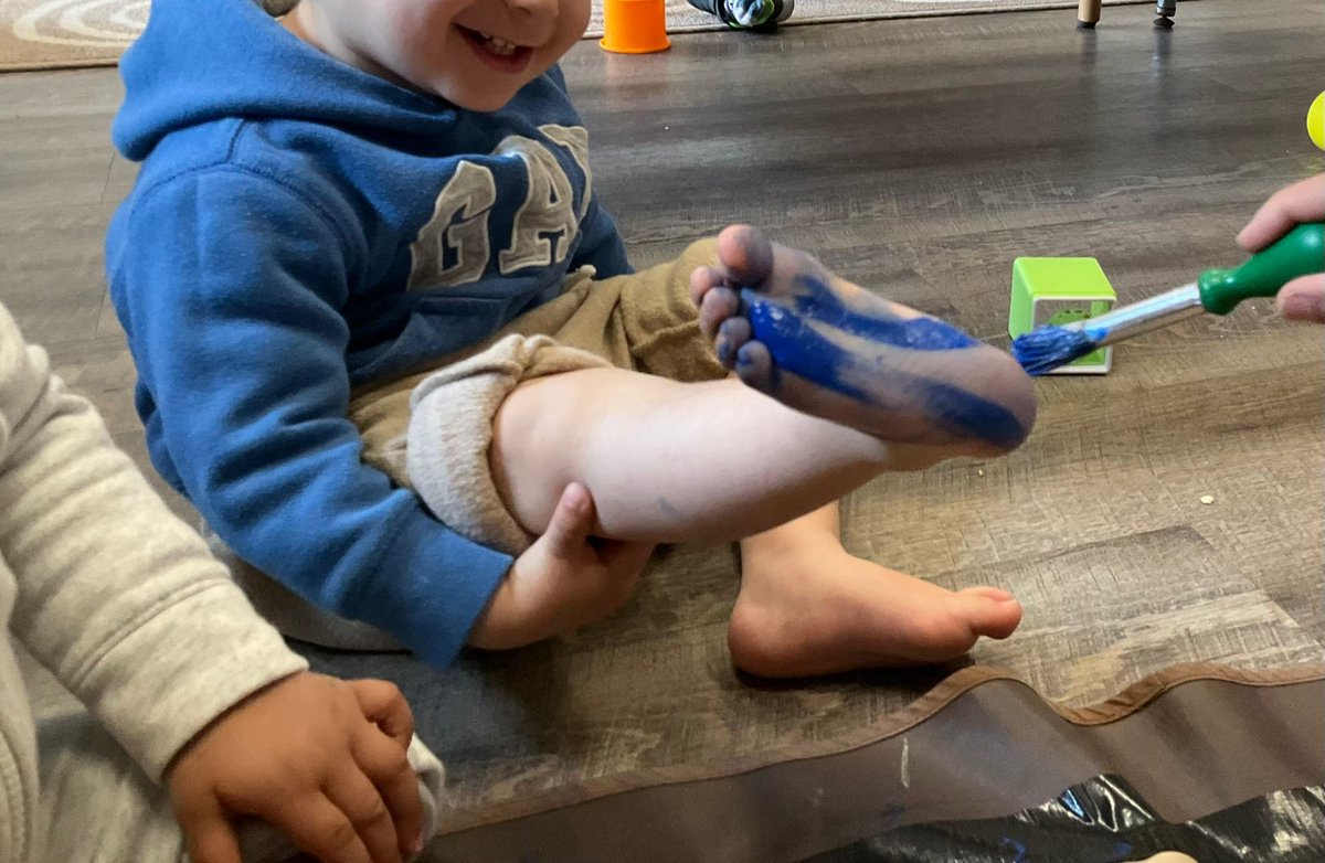 kcce_yr's tweet photo. Foot painting with the toddlers at STM, inspired by  our artist of the month Frida Kahlo. 
HDLH: every child is an engaged learner, interacting with their body, mind and senses. https://t.co/G90zYQrlHi