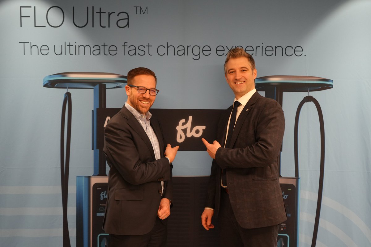 Notre Président a partagé la scène avec Ehren Cory à <a href="/CityAge/">CityAge</a> Toronto pour annoncer le premier investissement de l'initiative d’infrastructures de recharge de la @Bic_fra. Un engagement de 220 M$ envers FLO pour déployer 2000 ports publics de recharge rapide pour VE d'ici 2027.