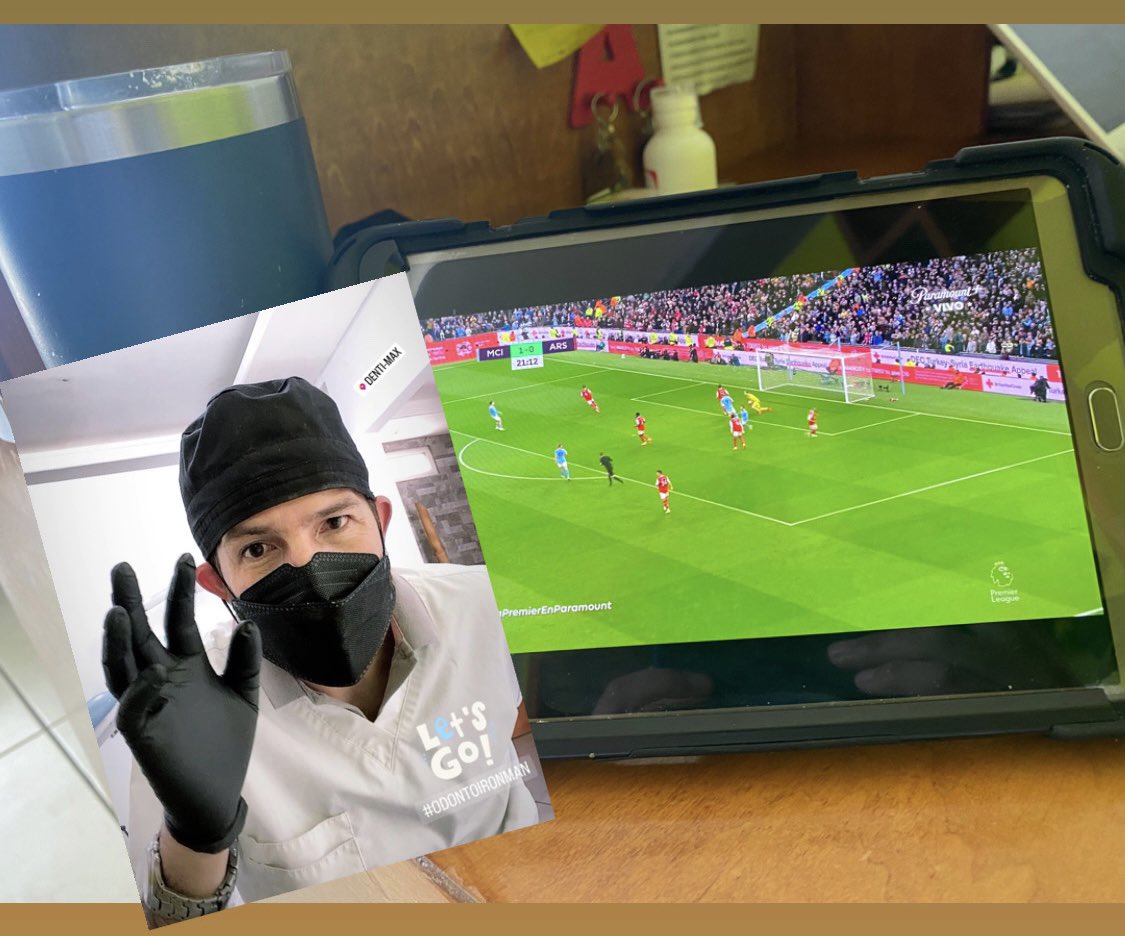 alanruizi's tweet photo. #LaPremierEnParamount  Un respiro en el trabajo para disfrutar la final anticipada @christianelguea 🦷⚽️ https://t.co/PsOnPus86O
