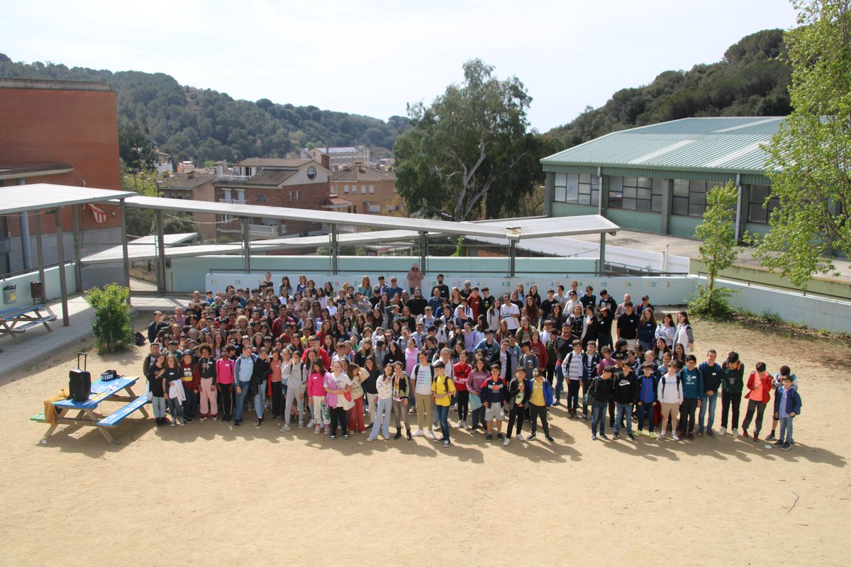 APaMMs's tweet photo. Nova entrada a la web d'APaMMs amb fotografies i llistat de guanyadors de la segona fase del Fem matemàtiques i el +Mates 2023 #FM23  #feemcat https://t.co/YTnQ9sMNdr