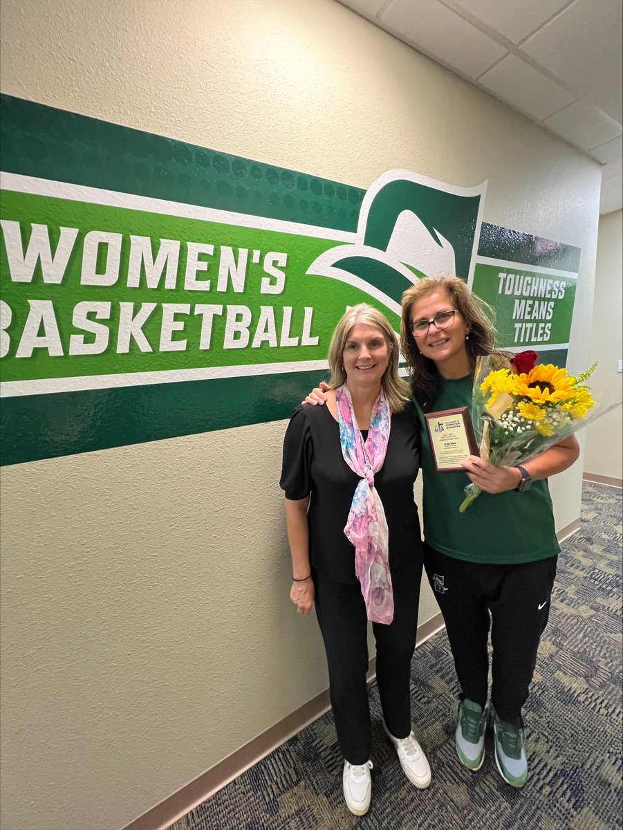 StetsonWBB's tweet photo. Introducing The FCA Coach of the Year 
👏🏽💚🤗✝️
So proud! 
#Thatsourgirl @MaMaMiaBria https://t.co/GLi607QoYZ