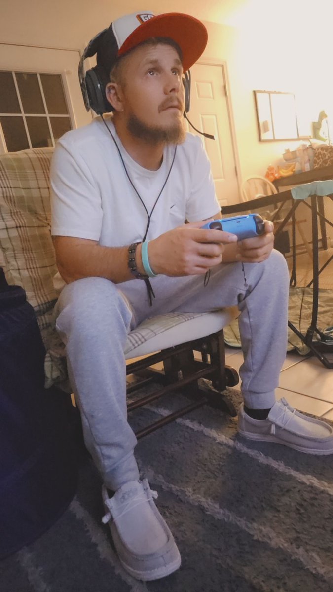 RaGaN8ER's tweet photo. Caught me in full Game Mode🤣 https://t.co/5hyDBn9mtJ