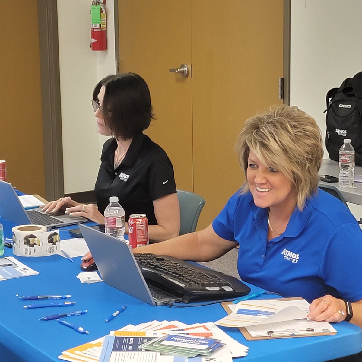 We're assisting <a href="/atmosenergy/">atmosenergy</a> customers with their natural gas bills in partnershp with <a href="/salvationarmy/">The Salvation Army</a> in Coffeyville #Kansas. Here till 6pm today (4/26) and till noon tomorrow (4/27).