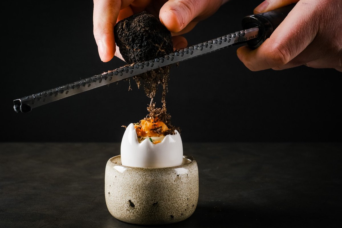Truffle Custard

Confit Egg Yolk, Pickled Celeriac, Truffle Custard, Crispy Celeriac, Winter Truffle

Last weekend for this little snack <a href="/1863Ullswater/">1863 Restaurant with Rooms</a> 

<a href="/MichelinGuideUK/">The MICHELIN Guide</a> 

📷 <a href="/Steven_Barber/">barbs</a>