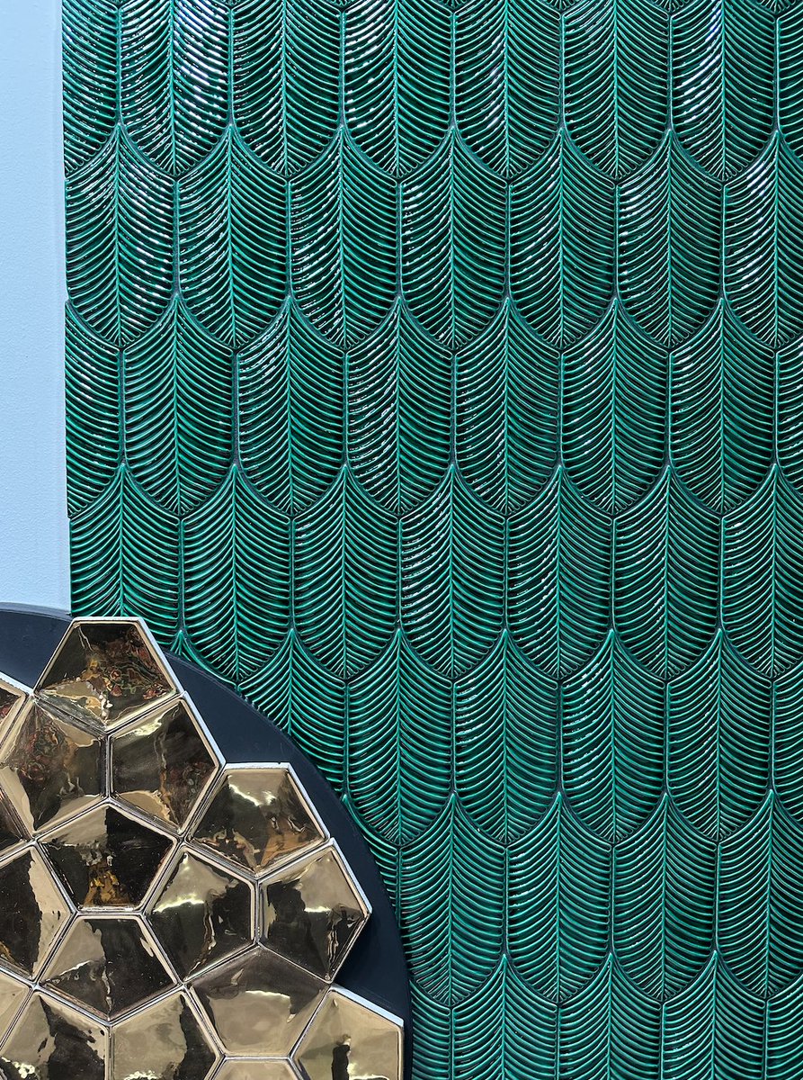 CeramicsOfItaly's tweet photo. During @Coverings, we couldn't help but notice one color that stood out amongst the rest...#Green! From soothing blue-green to deep emerald, the Italian Pavilion was filled with brick tiles, botanical ceramic wallpapers, & big slabs in various shades of green. #CeramicsOfItaly https://t.co/vQ7R8uCuea