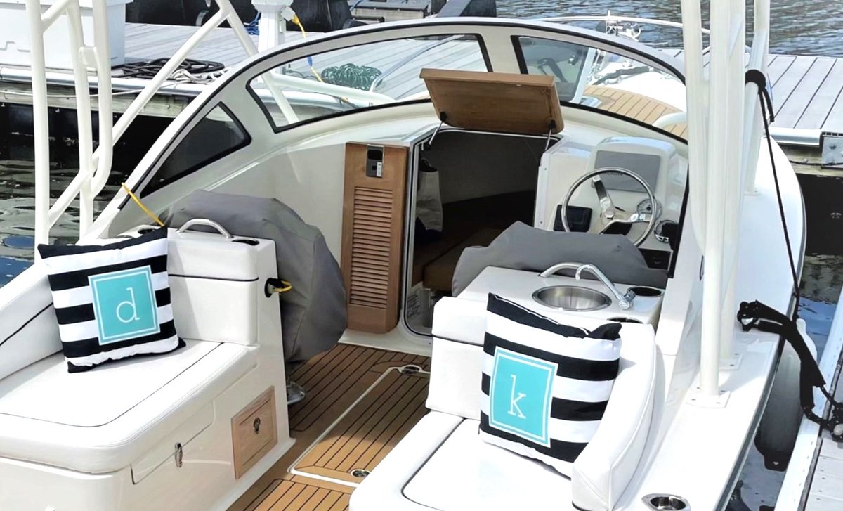 McMichaelYards's tweet image. Step aboard an impressive family day boat at the CT Spring Boat show this weekend in Essex, CT. Check out the Coronado 23 Cuddy - hubs.ly/Q01MRFpd0

#newboat #boatforsale #ctspringboatshow
