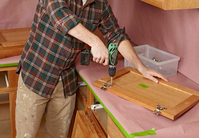 PintMirobriga's tweet photo. ¿Quieres darle un toque fresco y renovado a tu cocina sin gastar mucho dinero? 🤔🎨 ¡Pinta tus muebles!  Cómo preparar la superficie, elegir la pintura adecuada y aplicarla. ¡Renueva tu cocina con esta sencilla técnica! 💡✨   #Decoración #Cocina
https://t.co/nVueqsDvd1 https://t.co/HuXzfQfKRP