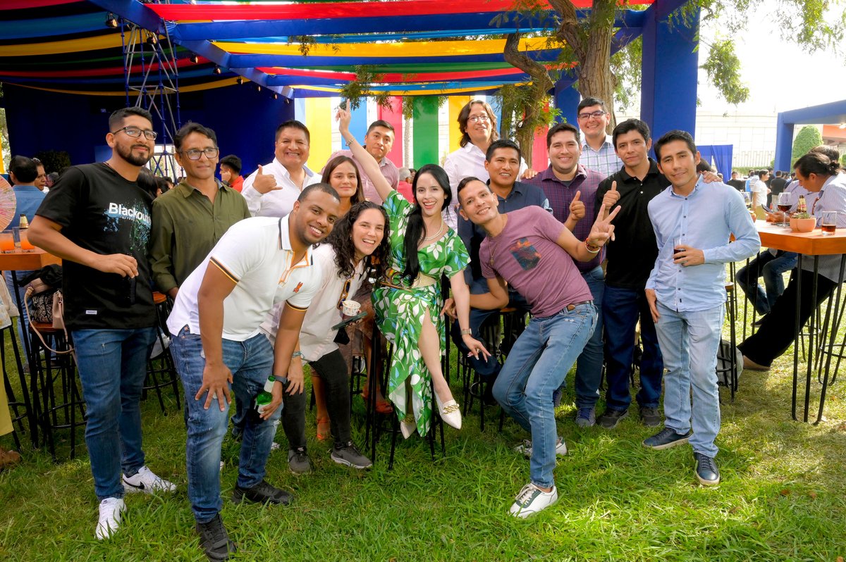 fragale_marco's tweet photo. ¿Cómo celebran la energía de sus equipos? Nosotros nos reunimos e hicimos el #EnergyFest, un espacio para celebrar nuestra esencia con risas y recordar nuestro propósito: trabajar juntos en pro de la la #TransiciónEnergética
Y tú, ¿cómo celebras la energía de tu equipo? https://t.co/W0xH54ZF1P