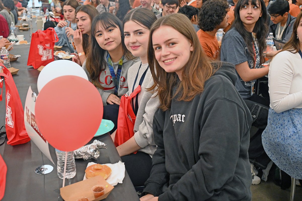CyFairISD's tweet photo. We posted photos from the @BridgelandCFISD "Bears Leaving the Den" senior celebration to our Facebook page: https://t.co/5tS7EKId6v #CFISDspirit 🎉🎓 https://t.co/P6UtYWepiE