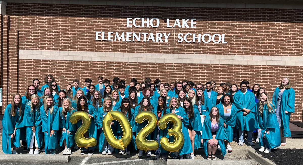 Dr_WsWorld's tweet image. 🎓🎓 Sent seniors home to their elementary and middle schools! Thanks to @EchoLakeElem @Greenwood_Elem, Rivers Edge, Glen Allen ES, Longan ES, Holman MS, and Hungry Creek MS for hosting us today! What a wonderful experience for everyone involved! @GAHS_Official @principal_dport