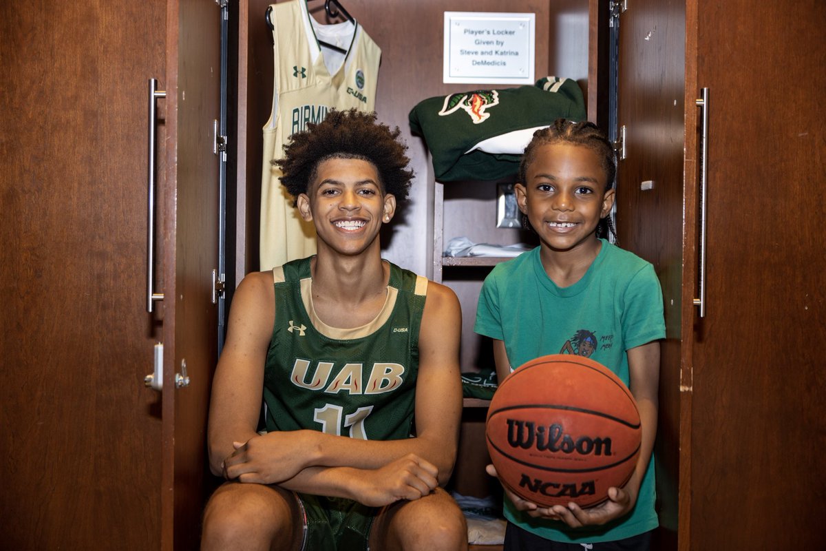 happy birthday nephew. to give you an idea the type of person KJ is … during his visit he tells my son, “c’mon little bro, take some pictures with me.” —it’s the little things that mean a lot to me. 18 years young 6’5 pg + high IQ.
