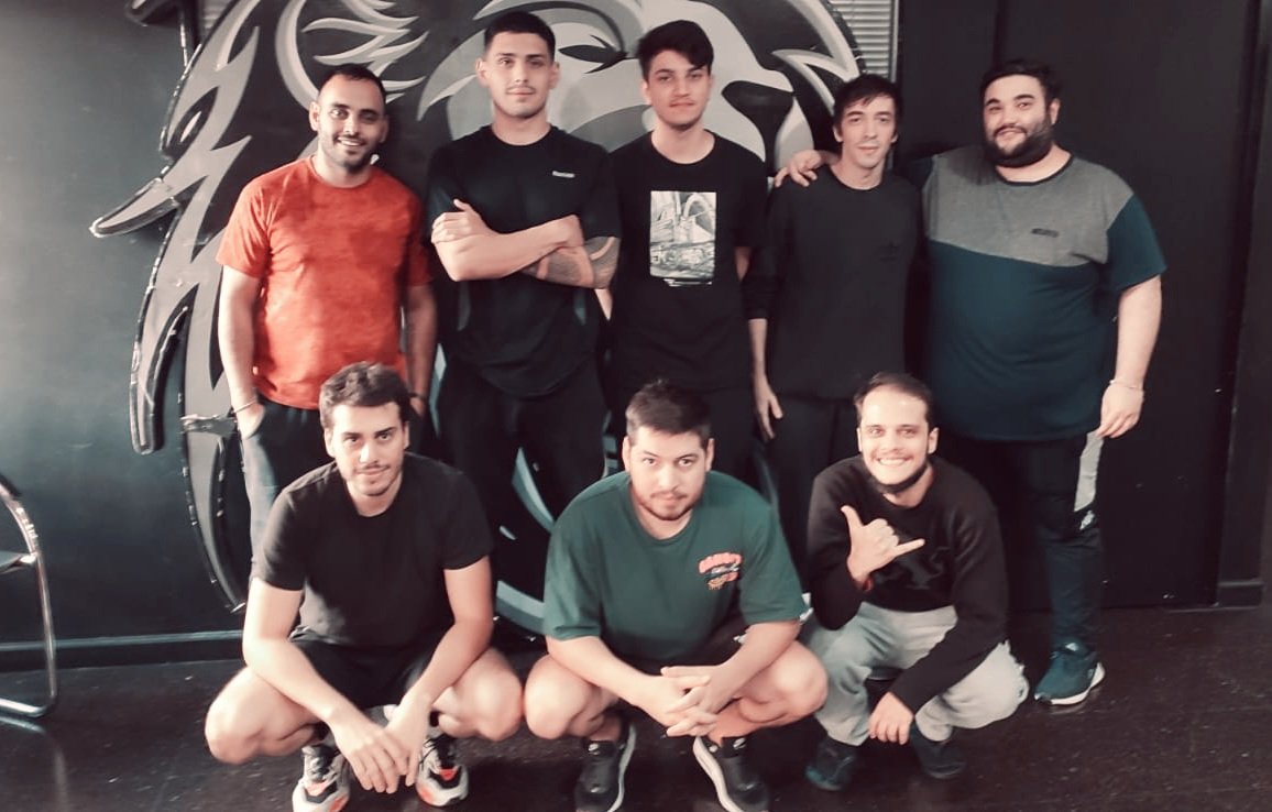 Hoy visite a los pibes de Valorant de <a href="/ebrogaming/">EBRO</a> y laburamos para estar fuertes de mental y espiritu de equipo 🧠👊 para el segundo split de mañana, vamos a ir por todo 💪 <a href="/nachittfps/">Nach1tt</a> <a href="/Kardash99/">Kardash</a> <a href="/mouravlr/">moura</a> <a href="/Mattjkun/">Mattjkun</a> @gaukinesports