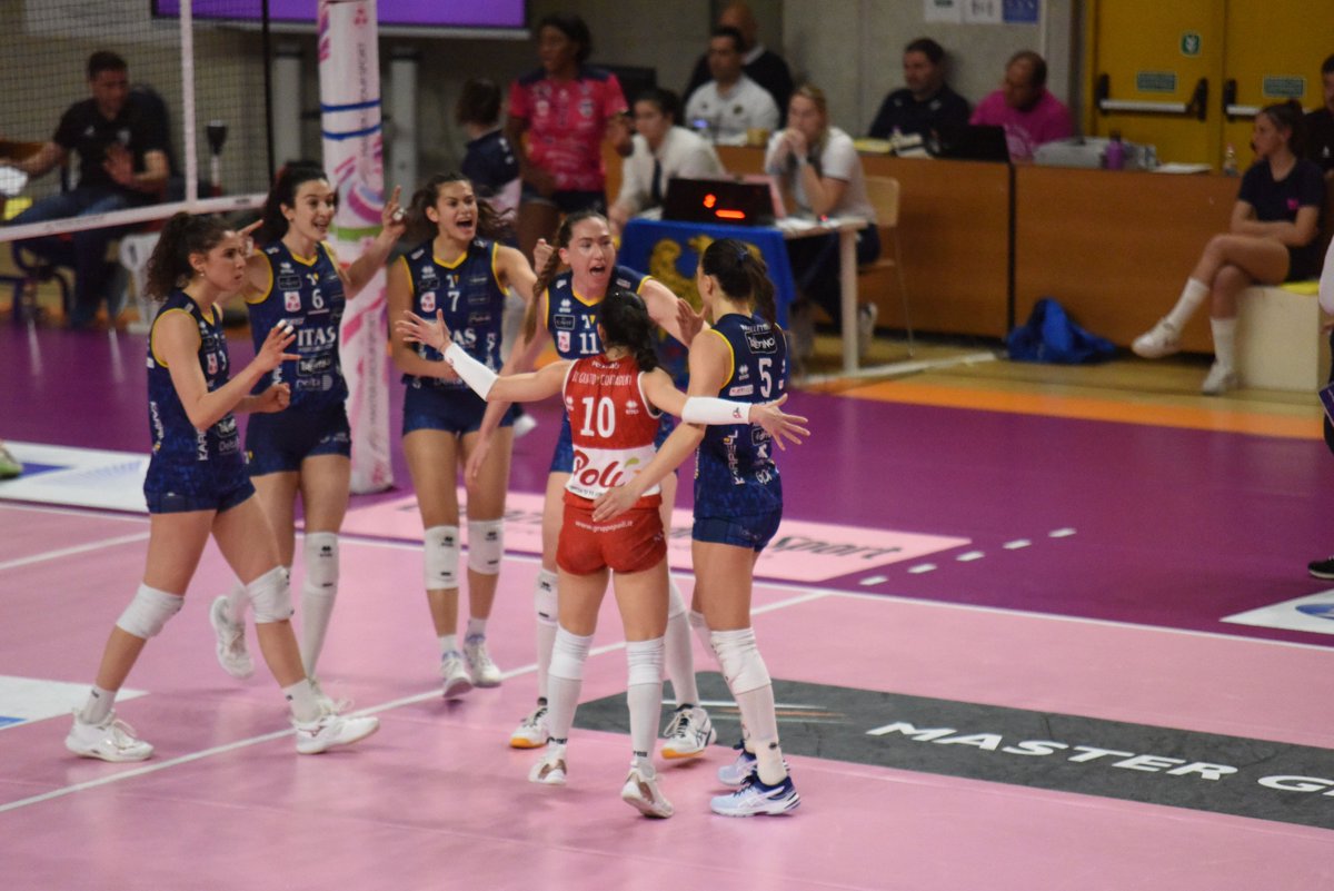 trentinovolley's tweet photo. π | A2 FEMMINILE - LIVE MATCH
β
π
Play Off Promozione, Semifinale - gara 2
π #PalazzettoDelloSport, #Latisana
#CDATALMASSONS π #ITASTRENTINO 2-1
(25-22, 25-22, 19-25)
β
#β£ #chePlayOff
#β£ #trentinonelcuore
π― @LegaVolleyFem https://t.co/8RLFRZ4zF2