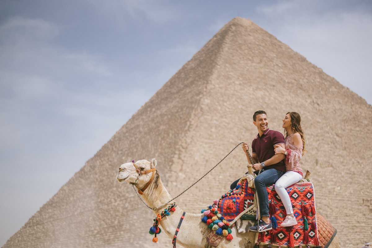 Discover the beauty of Egypt with Cairo Lens! Our vacation photography services capture the vibrant culture and stunning landscapes of this ancient land, from the bustling markets to the tranquil desert oases. 

#CairoLens #EgyptBeauty #VacationPhotography #Egypt #family