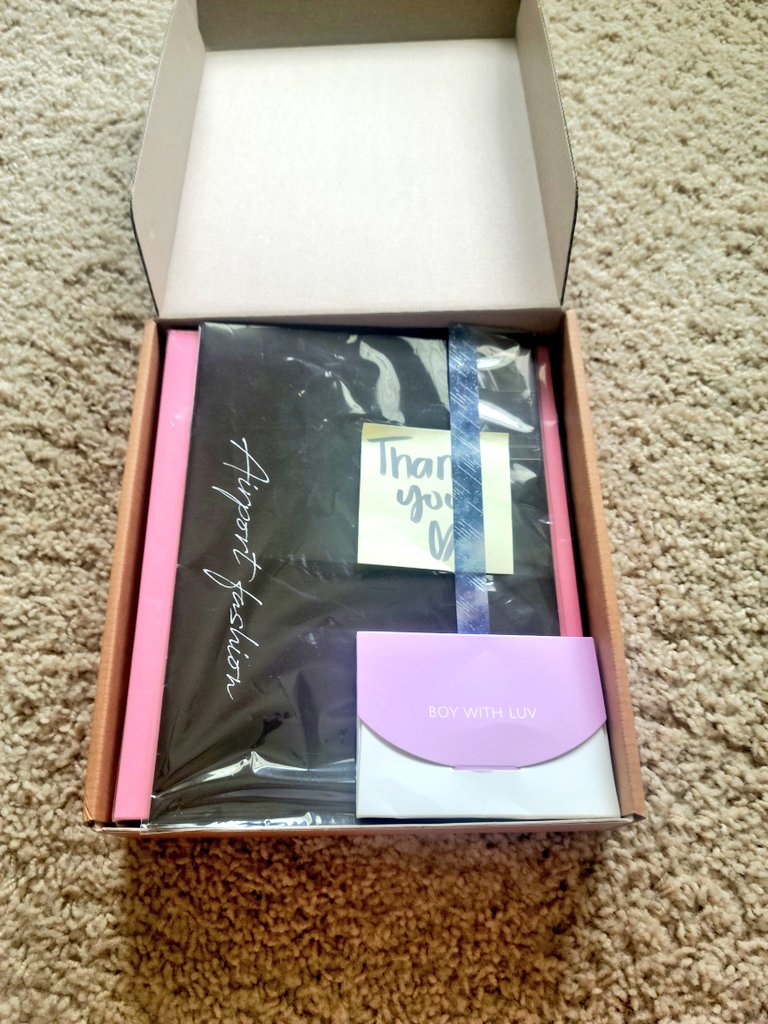 pjimliet's tweet photo. My reclaim order from @TheHalesNyx came in today!! 😍
Thank you for holding the reclaim and making sure my order safely got to me 🥰
#NYXgos https://t.co/YLlh0fQK3T