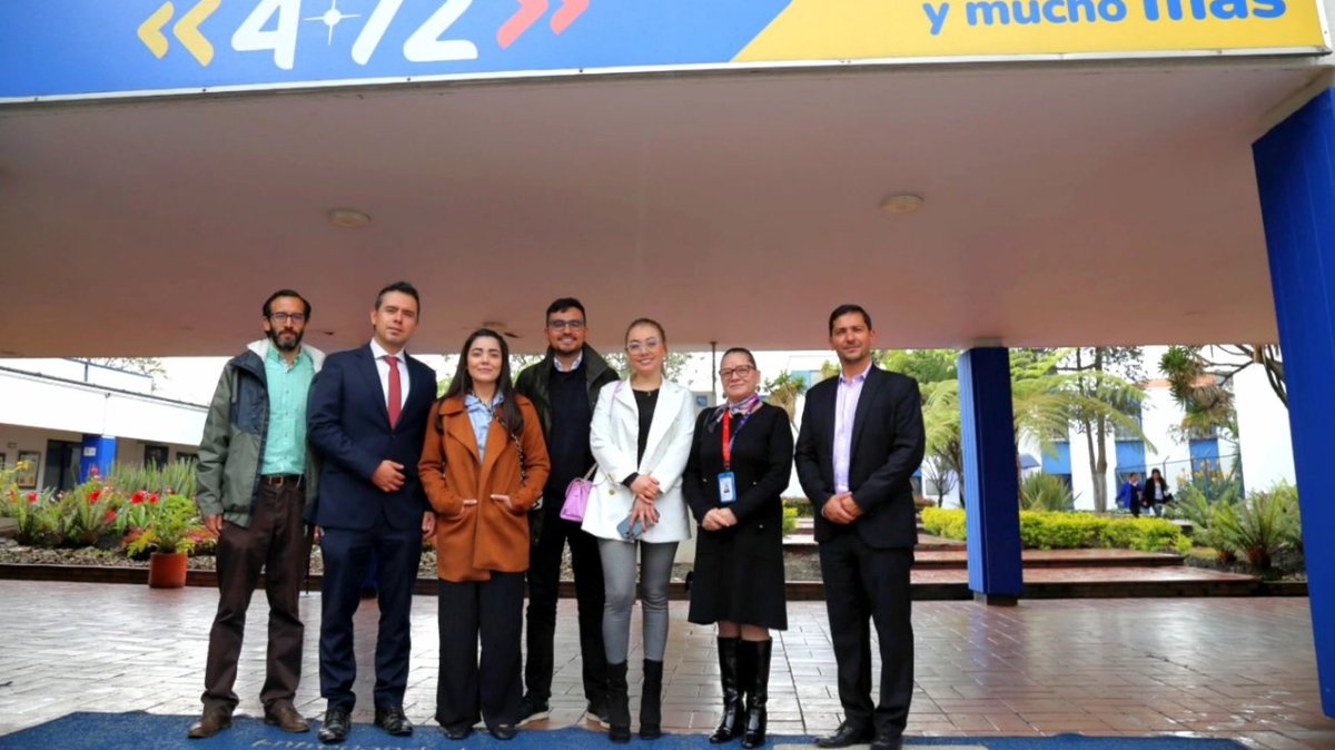 472Colombia's tweet photo. #AEstaHora
Recibimos la visita de @colombiacompra con el objetivo de desarrollar un trabajo articulado que permita a las entidades dar cumplimiento a la Ley 1369 de 2009, además de garantizar la cobertura nacional en aproximadamente 1.104 municipios del país y más de 190 países. https://t.co/gDdanjzr5L
