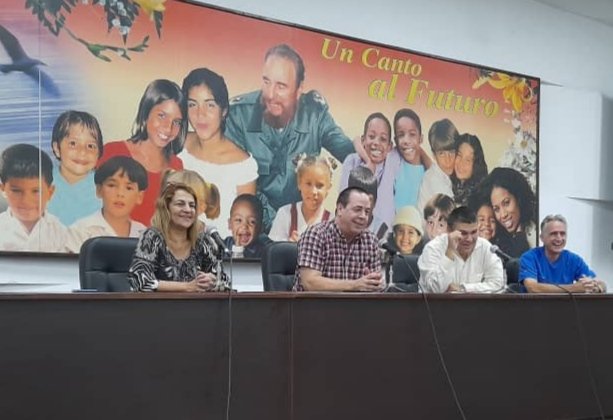 japortalmiranda's tweet photo. Desde el @MINSAPCuba este miércoles llevamos a cabo la Plenaria para organizar la participación de los trabajadores de nuestro sector en las actividades que se han previsto como parte de la celebración de este #1Mayo.

#CubaManosYCorazón  🇨🇺 https://t.co/hpY9tkZRZX