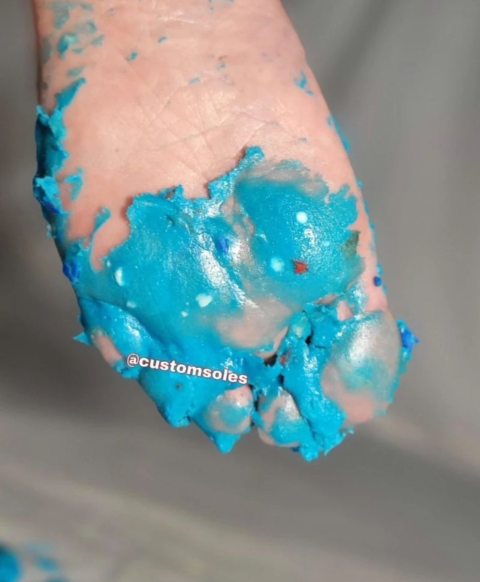 customsoles22's tweet photo. 😋 #messyfeet #feetfinder #feetfethish #feet #toes https://t.co/XFXIdmLvQP