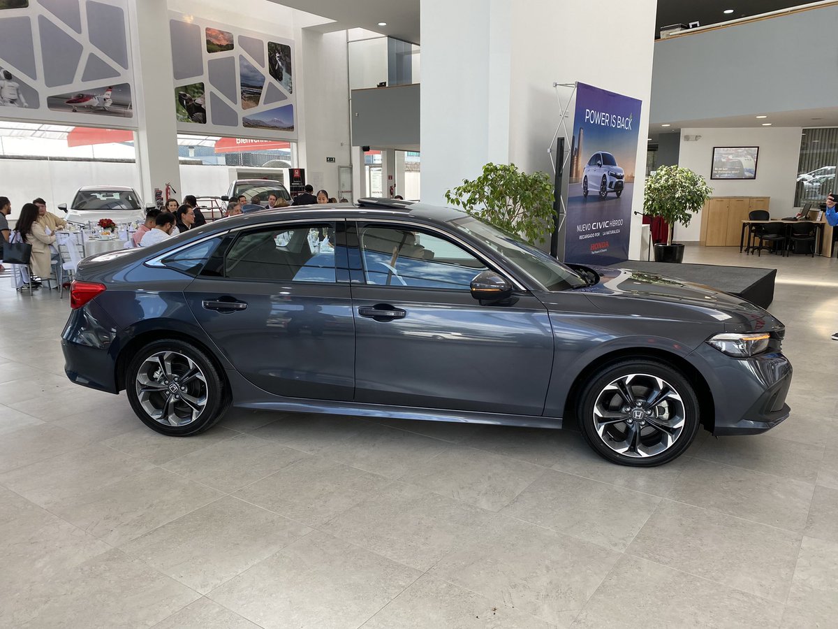 AutomagazineEc's tweet photo. AUTO Magazine con Recordmotor y Honda en Ecuador, en la presentación oficial del nuevo sedán Honda Civic 2.0 L Híbrido⚡️Pronto en https://t.co/cArjcaq4Fw ⬇️

#AutoMagazineEc #Honda #Ecuador #Recordmotor #HondaCivic @Honda @recordmotor @HondaMexico @HondaESauto @HondaAero #Autos https://t.co/3QO9z6czVg