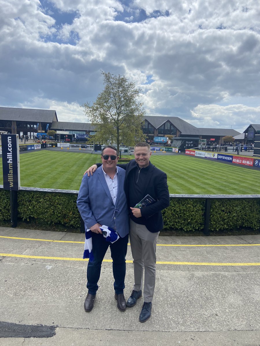 MinchinWilliam's tweet photo. Another fantastic evening out yesterday in Punchestown following Nikini. Lots of fun with great friends as always 🐎 🍷 ☘️ @punchestownrace https://t.co/u1MspcAhkZ