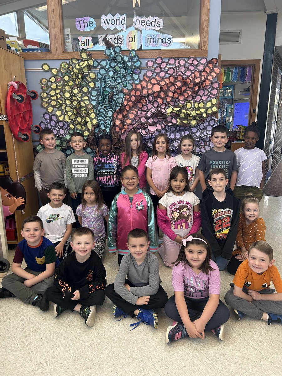 We wrote ways to be kind to help create Mrs. Miter’s beautiful class tree

The world needs all kinds of minds 💕