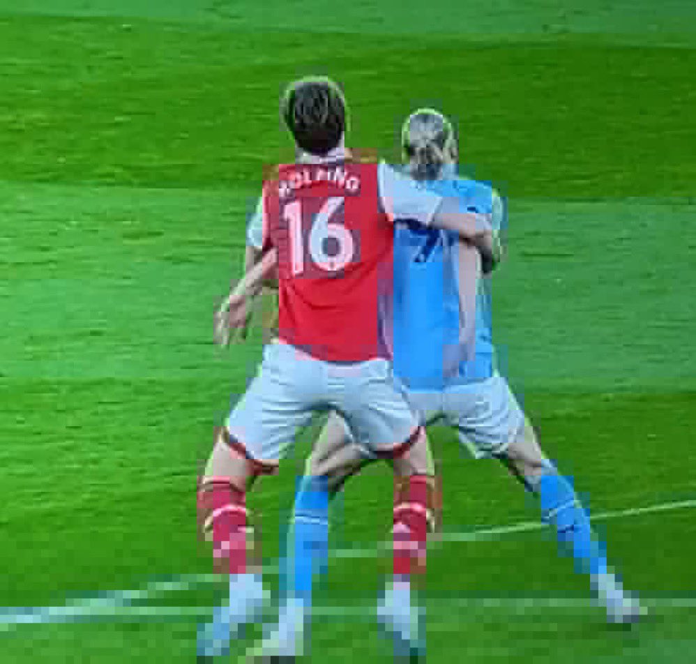 MaxamuudShiil's tweet photo. Rob Holding Haaland😀 https://t.co/Akm4AJgY9a