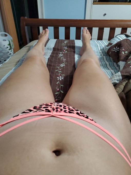 Just waiting to go tanning...links in bio https://t.co/CQ5arHzhcO