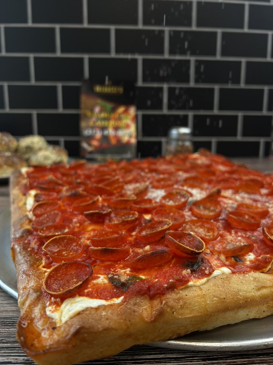Valduccis's tweet photo. Pepperoni, Maddness
https://t.co/3YGG26XVcI 
#valduccis #pizza https://t.co/krBrG20akn