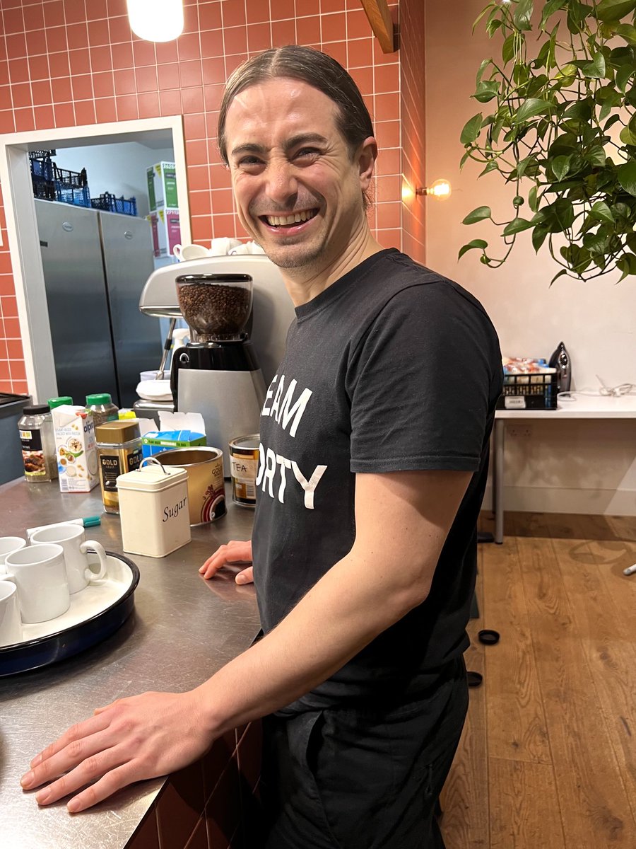 ShelterFromTheStorm tweet media