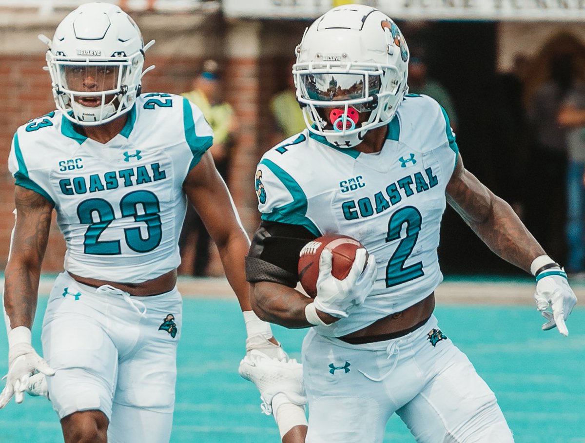 JordonGidron's tweet photo. Just got a call from @CoachHowardII and I’m extremely excited to receive my 1st 🅾️ffer from a D1 University @CoastalFootball‼️@CoachParks84 
@RidgeViewF_Ball @RV_FB_Prospects 
@WRHitList @iguerin @PrepRedzoneSC @Coach_AcWhaley  @RivalsWardlaw @On3Recruits @247recruiting https://t.co/MWzBrqc8Xj