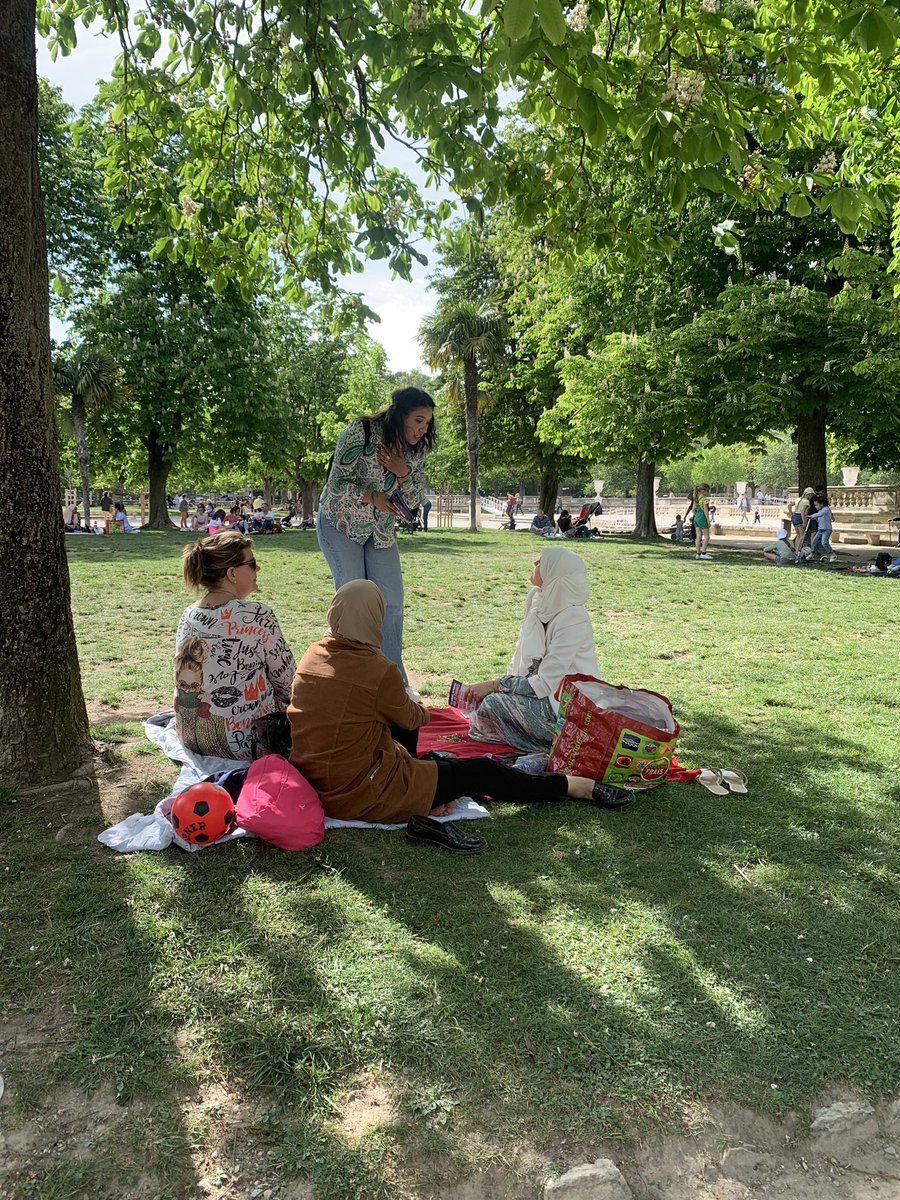 jeunesmacron30's tweet photo. Tracter pour convaincre informer et communiquer, tractage sous le beau soleil gardois.🇫🇷☀️ https://t.co/JLUiyUc8ik