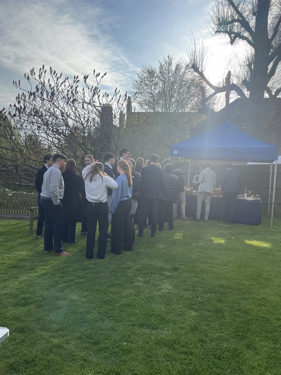 SVS_Headmaster's tweet photo. It was such a pleasure to have a ‘thank you dinner’ with the U6th Prefects in the HM House garden tonight. Wonderful catering from @blue_egg_catering and a great time had by all! https://t.co/678Fin0stG