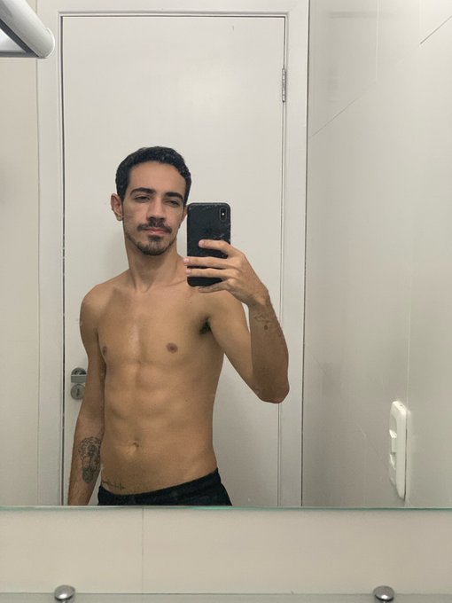 O espelho sujo &eacute; o charme https://t.co/OGSoEl9369