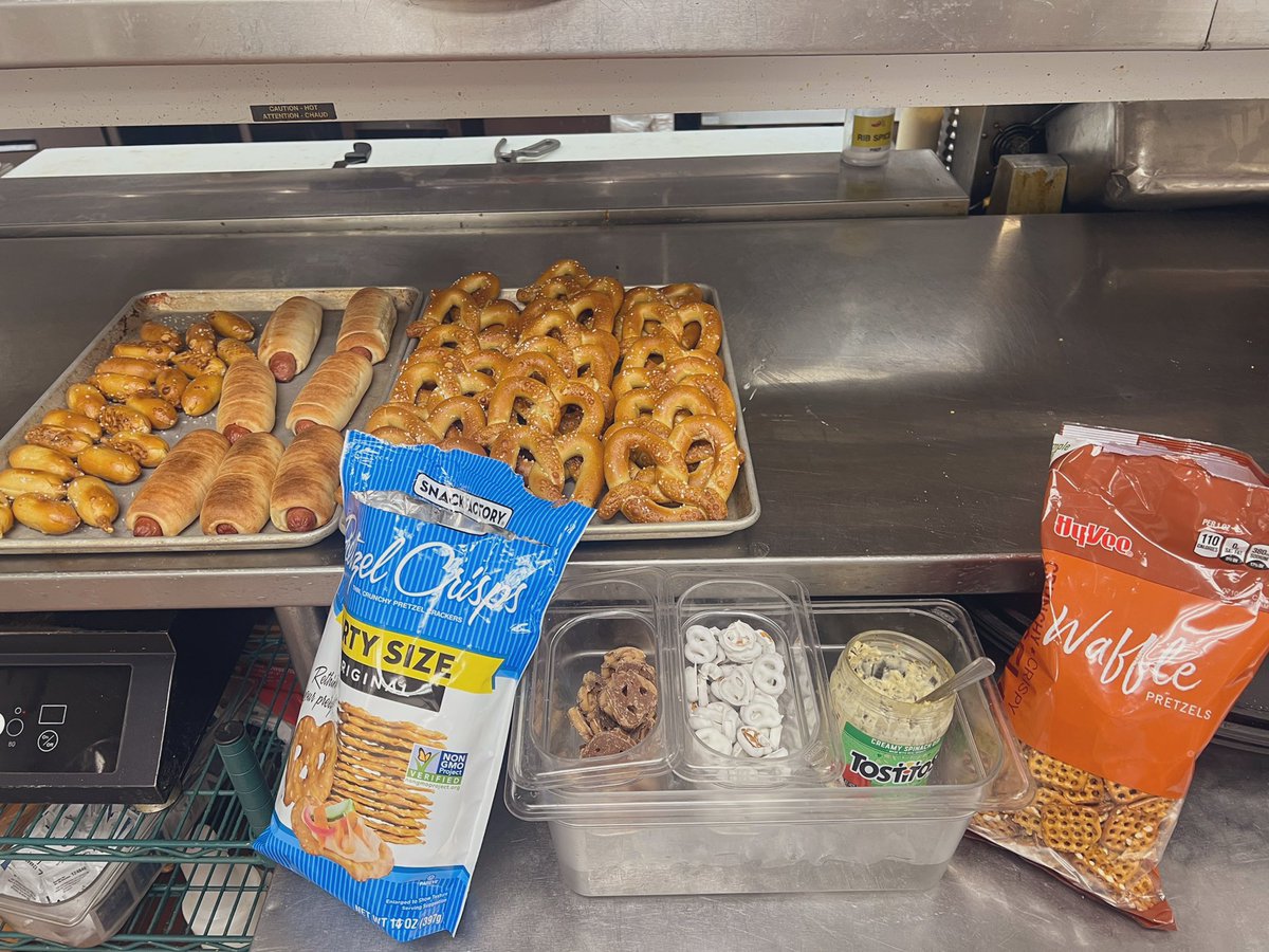 taylorr_bowman's tweet photo. 🥨Live every day like it’s pretzel day!! 🥨 
#chilislove #culturecalendar #pretzelday 
@NicholasBPaxton @GumpMike @KevinShupe11 https://t.co/1PytK2KlH5