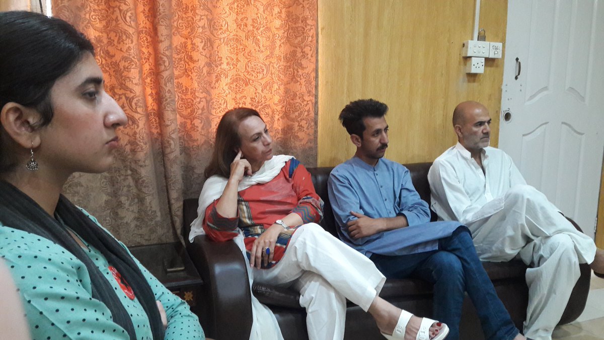 AWPIsbRwp's tweet photo. یوم مئی کی مناسبت سے ہونے والے مزدور جلسہ کے لئے عوامی ورکرز پارٹی، ڈبلیو ڈی ایف اور پی آر ایس ایف کے وفد نے پی ایف یو جے اور این پی سی کے ارکان سے ملاقات کی۔ جی سیون اور ایچ نائن کچی آبادیوں کے دورے کئے۔ ان کو یکم مئی جی نائن، کراچی کمپنی میں ہونے والے جلسے میں شرکت کی دعوت دی۔ https://t.co/oFz2H42iAL