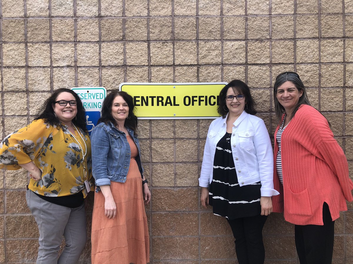 SiebertMyra's tweet photo. Don’t know what I’d do without these four- thank you for all you do! #AdministrativeProfessionalDay https://t.co/zRNvdMluDL